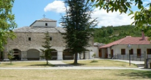 Монастырь в деревне Архангелос